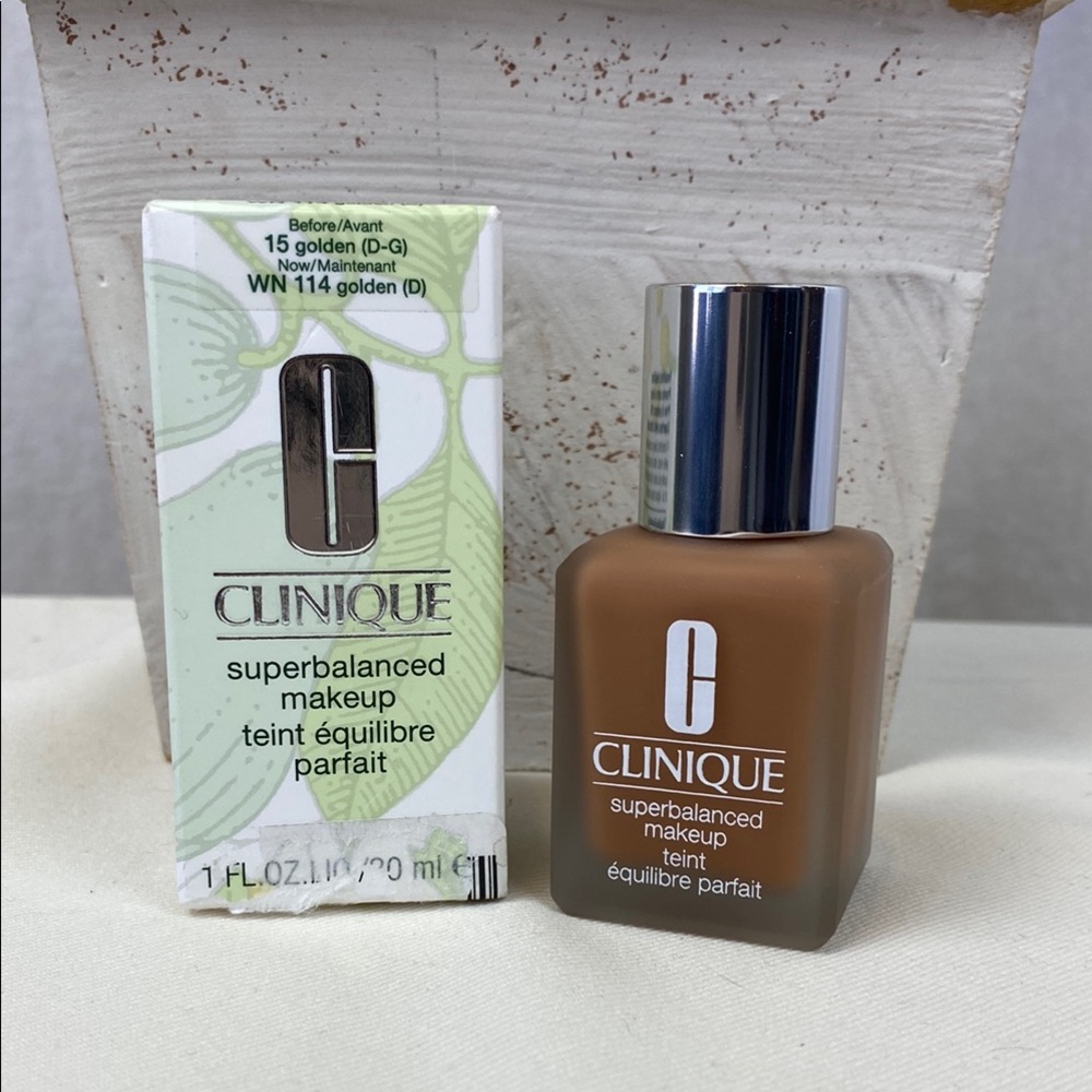 Clinique Superbalanced Makeup Foundation WN114 Golden 1 oz  NEW